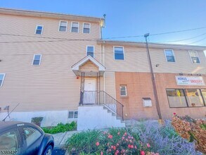 Building Photo - 329 Broad St