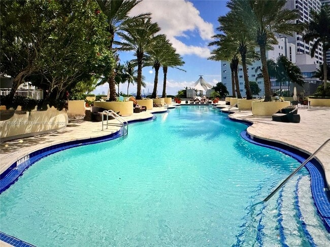 Foto del edificio - 244 Biscayne Blvd