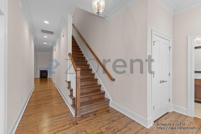 Foto del edificio - 1025 N Sharon Amity Rd