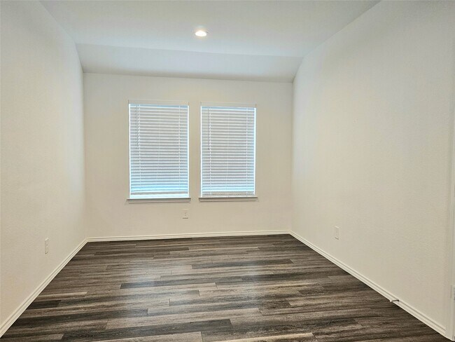 Building Photo - 4901 Pismo Ray Dr