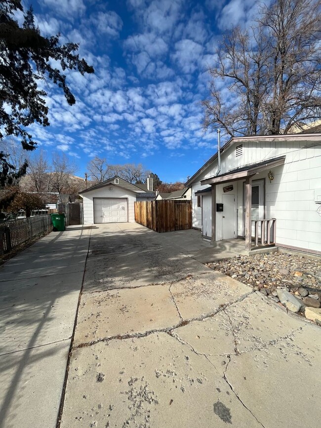 Building Photo - House in downtown carson