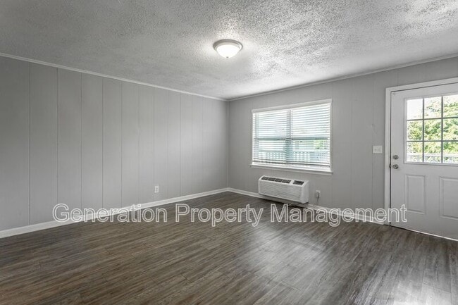 Building Photo - 112 Van Cleve St