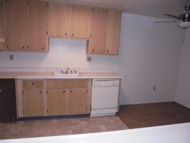 Foto del edificio - Elkhorn Village Apartments