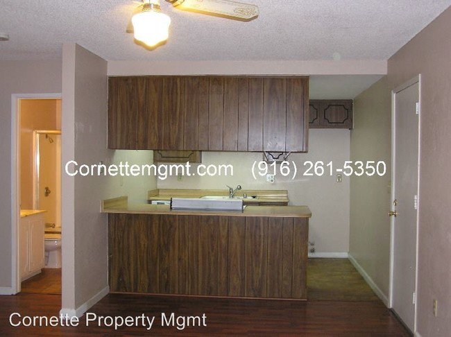 Building Photo - 2 br, 2 bath House - 3175 Laurelhurst Drive