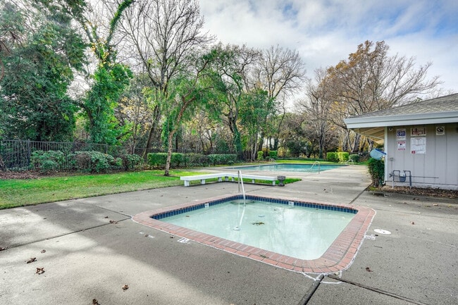 Building Photo - 46 Belvedere Ct