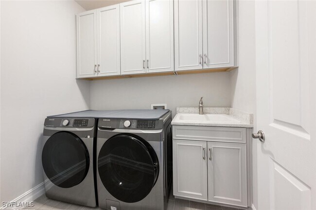 Foto del edificio - 388 Grace Bay Ln