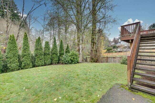 Foto del edificio - Spacious 4 bedroom home in Redmond!
