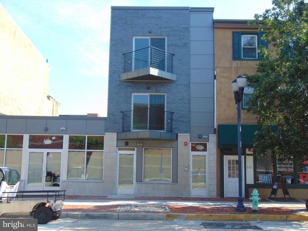 Primary Photo - 219 Market St