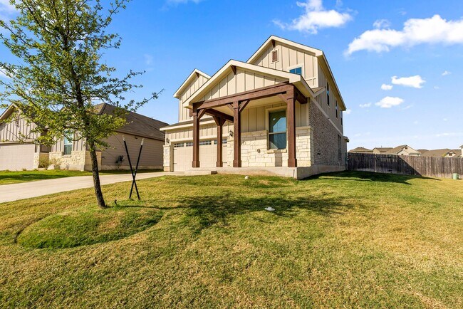 Building Photo - Luxurious 3 bedrooms 2.5 bathrooms home in Buda!!!
