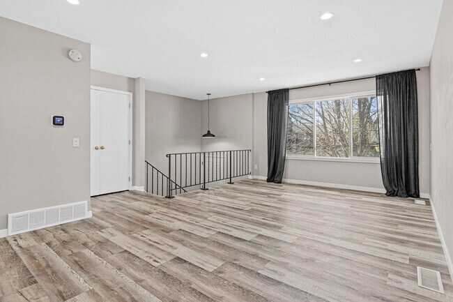 Foto del edificio - 3808 Lodestone Ln
