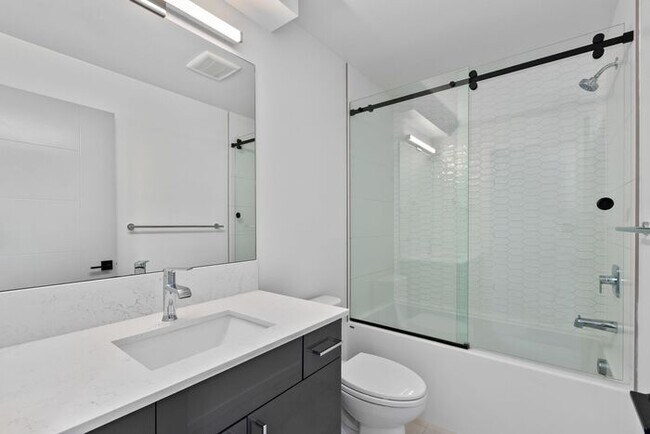 Foto del edificio - West Seattle Townhome with Air Conditionin...