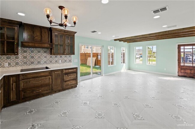 Foto del edificio - 8 Karen Dr