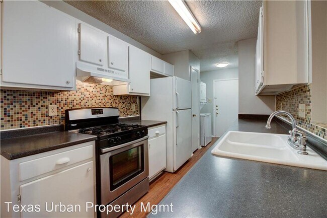 Building Photo - 12102 Arrowwood Dr
