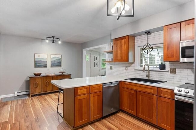 Building Photo - 51 Jason Dr