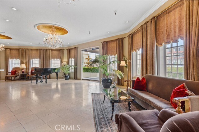 Building Photo - 1424 N Crescent Heights Blvd