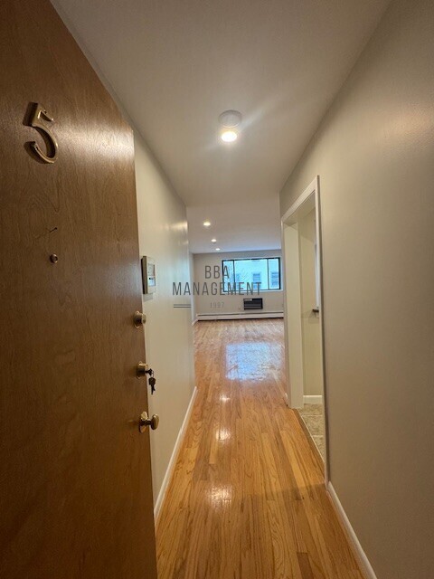 Foto del edificio - 28 Brentwood St