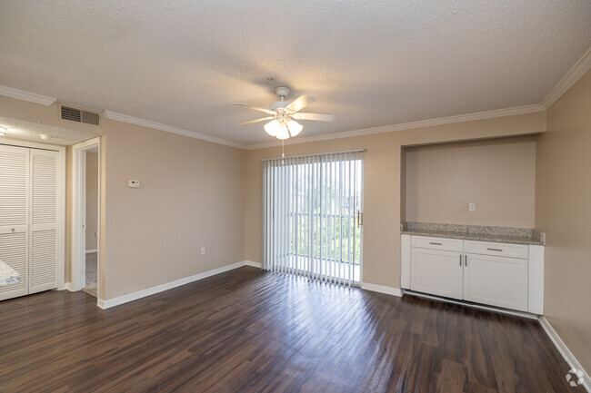 A1 Brentwood 1HAB, 1BA - 650 pies cuadrados - Essex Place Luxury Apartments