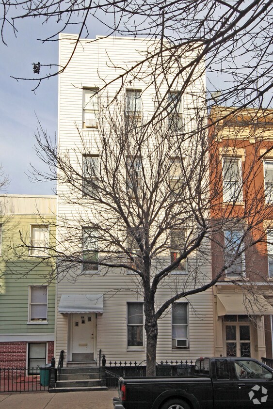 Building Photo - 101a India St