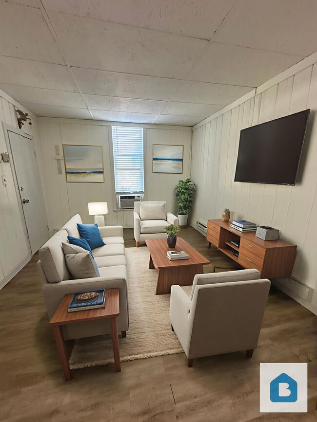 Building Photo - 2422 W Vermijo Ave