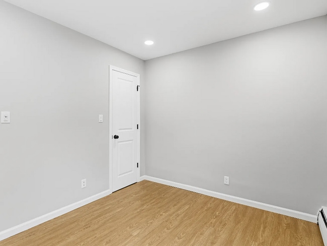 Foto del edificio - 38 Dalton Pl