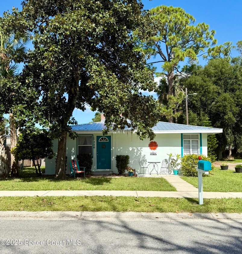 Primary Photo - 240 Acorn Dr