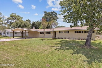Building Photo - 209 Karen Dr