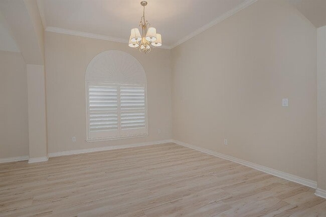 Building Photo - 15223 Scenic Forest Dr