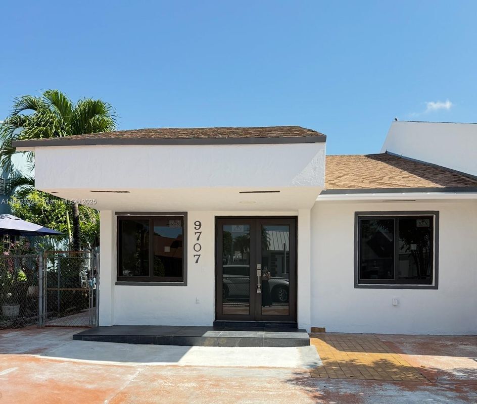 Foto principal - 9707 SW 1st Terrace