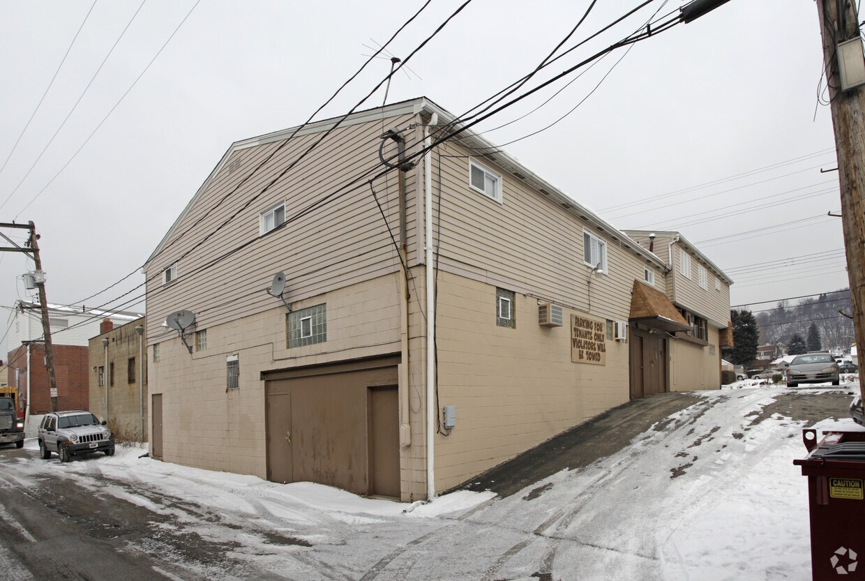 Building Photo - 3010 Walnut St