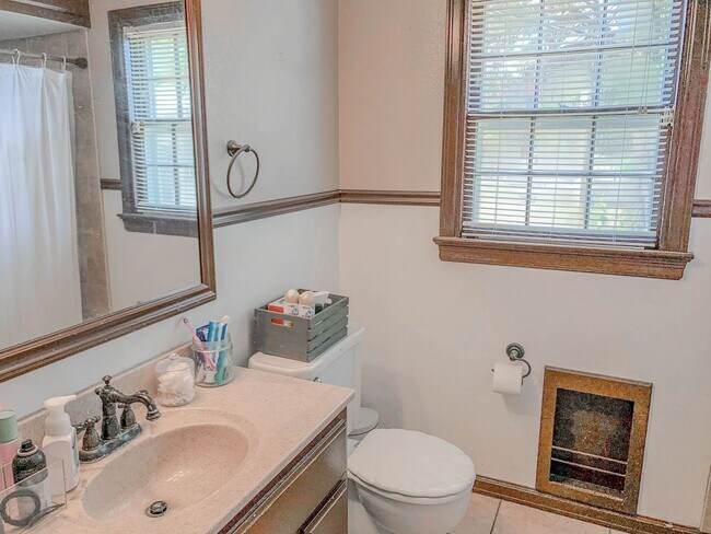 Foto del edificio - Pre-Leasing - 2-Bedroom Minutes from Texas...