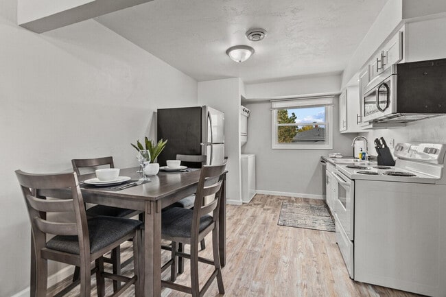 Building Photo - 2713 N Locust St