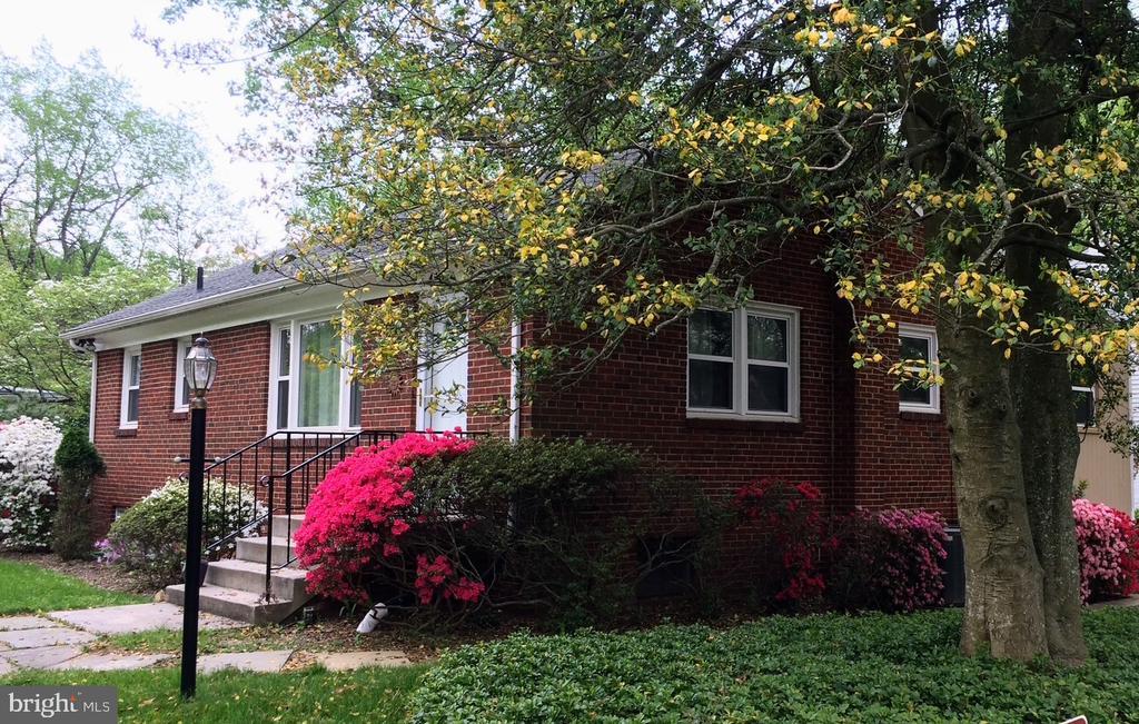 Primary Photo - 4426 Strathmore Ave