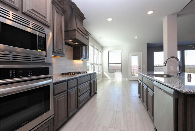 Foto del edificio - 1905 Cobalt Bayou Ln