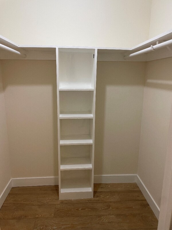 Building Photo - 675 Sharon Park Dr