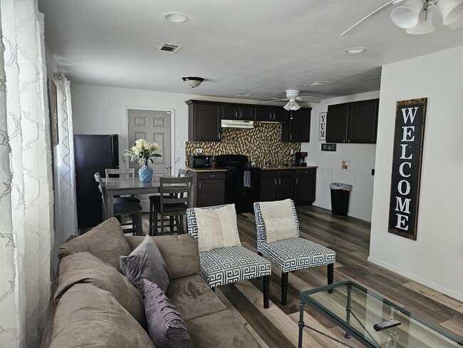 Building Photo - 4323 Mendez St