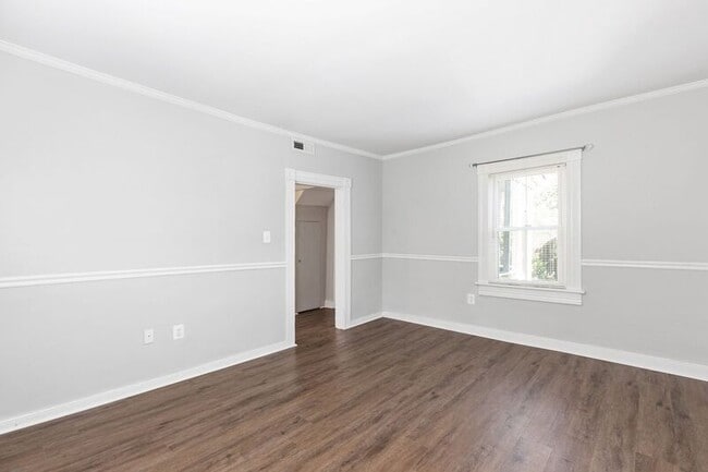 Building Photo - 407 Hawke St