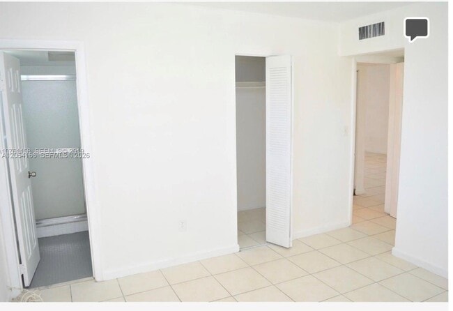 Foto del edificio - 1350 NE 119th St