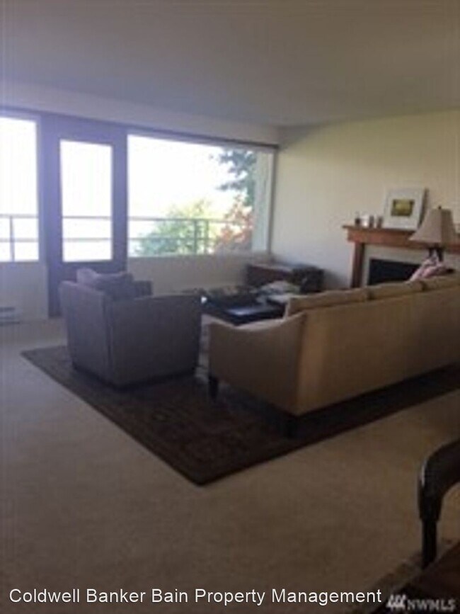 Building Photo - 2 br, 1 bath House - 965 Winslow Way E. #201