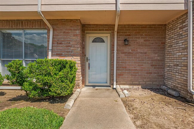 Foto del edificio - 762 Thicket Ln