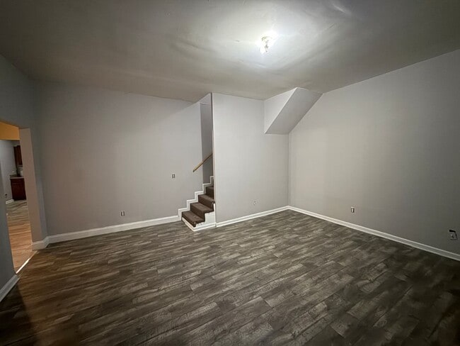 Building Photo - 615 5th Ave E