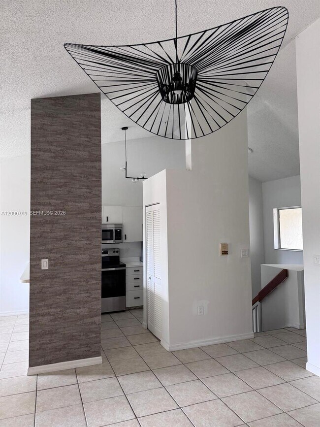 Building Photo - 1304 Glenmoor Dr