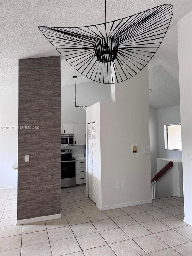 Building Photo - 1304 Glenmoor Dr