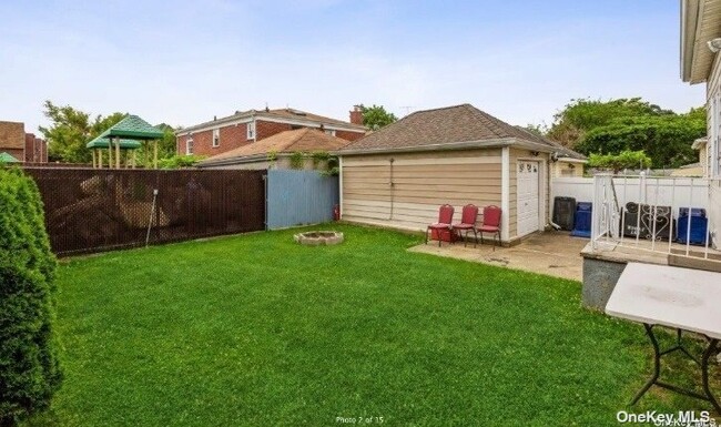 Building Photo - 152-14 84th Dr