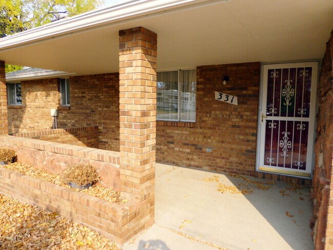Foto del edificio - 331 Juniper Pl