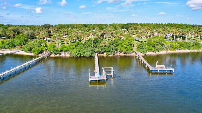 Building Photo - 7501 S Indian River Dr