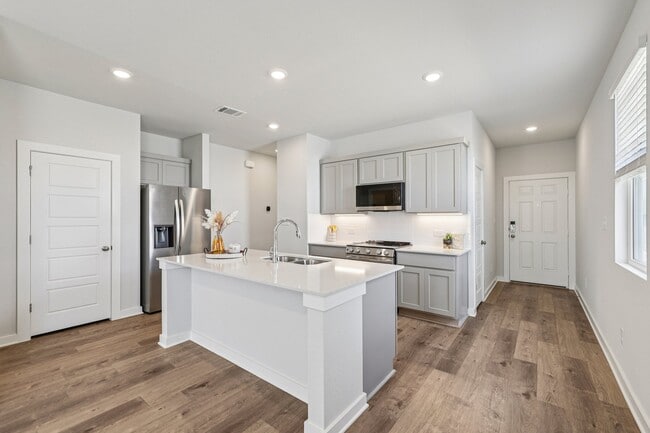 Building Photo - 125 Cutleaf