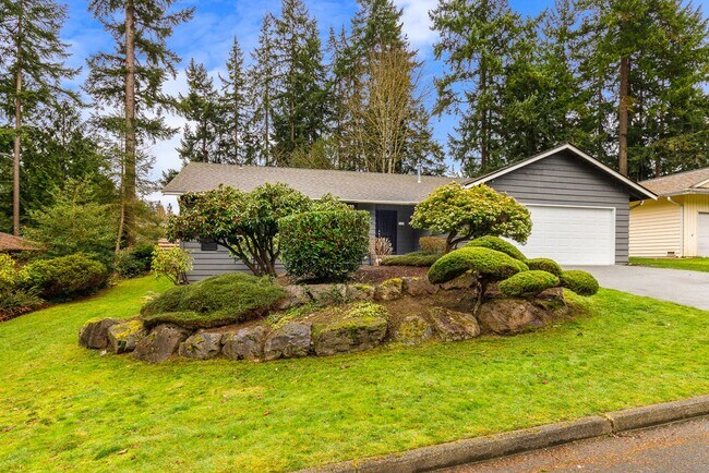 Building Photo - Kirkland 4 Bedroom 2 Bath FULLY RENOVATED ...