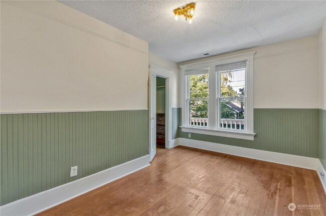 Building Photo - 108-110-110 17th Ave SE