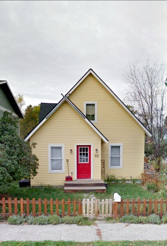 Primary Photo - Unique 4 bedroom home - close to Downtown ...