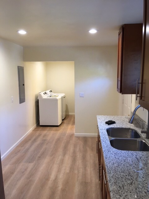 Foto del edificio - 2243 Dwight Way